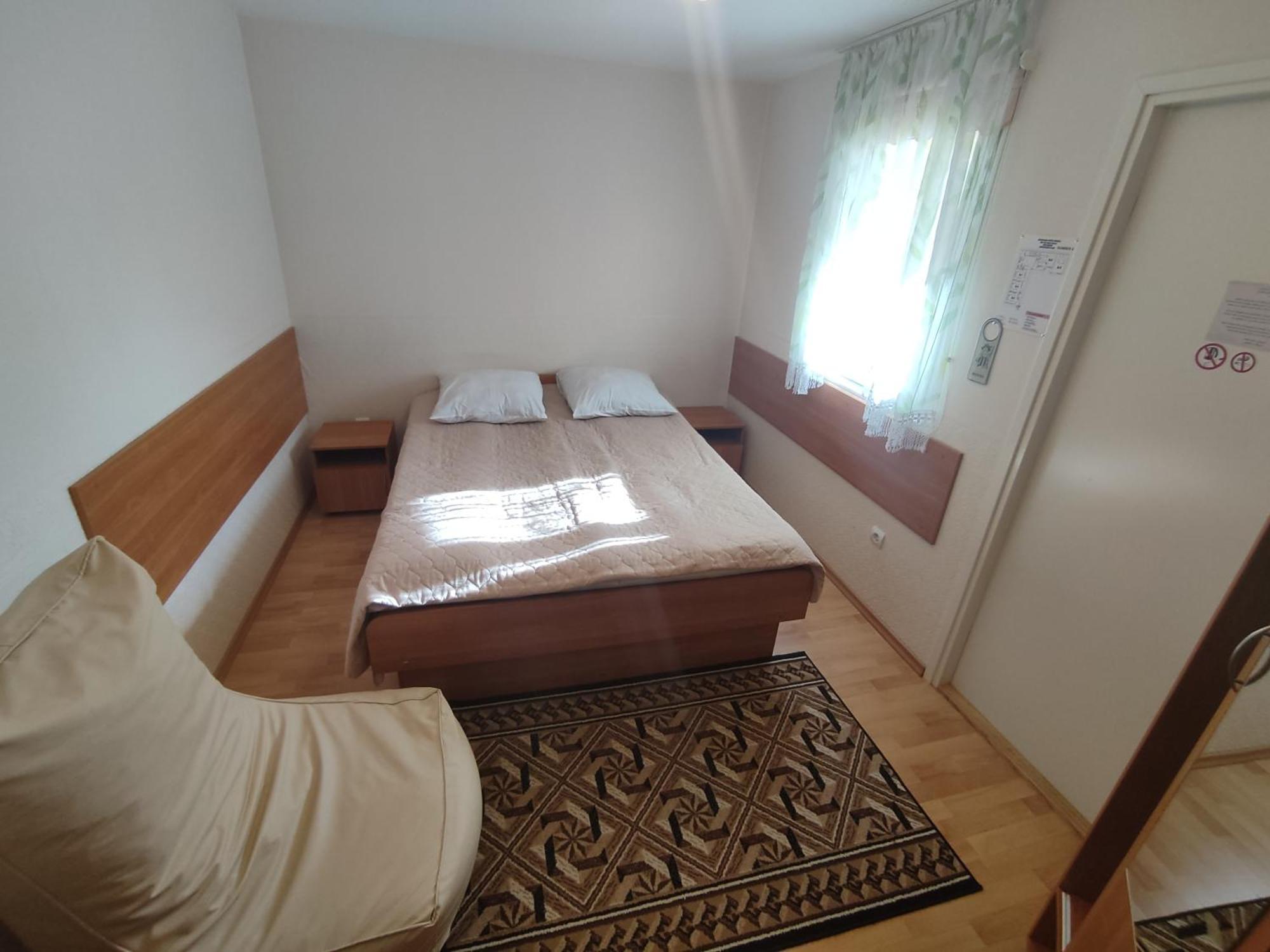 Hotel Veagles นาร์วา-โยเอซู ภายนอก รูปภาพ